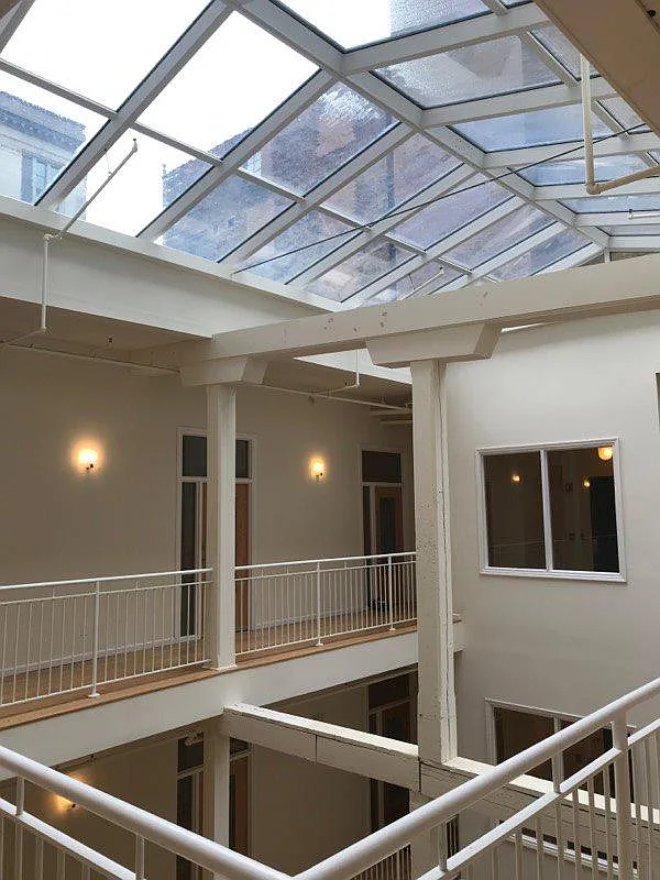 Luxury Downtown Apartments — Photo 2