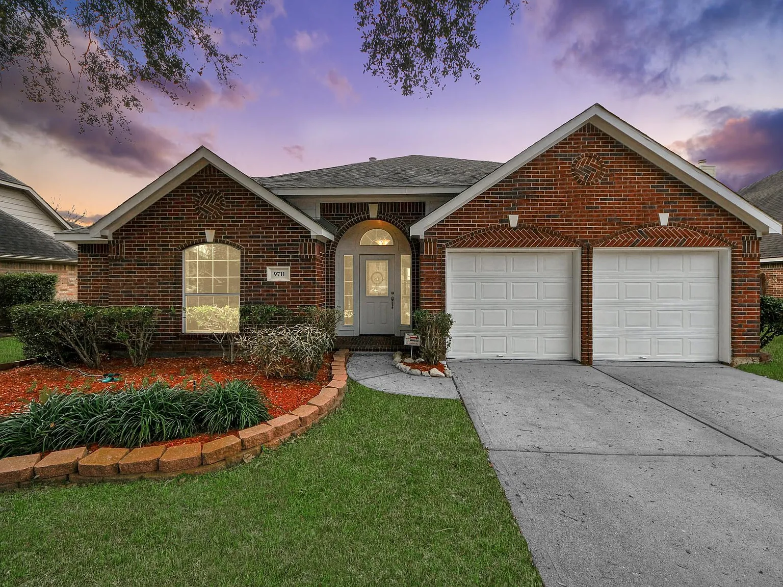 3 bed, 2.0 bath, 2020 sqft, $2,500 — Photo 1