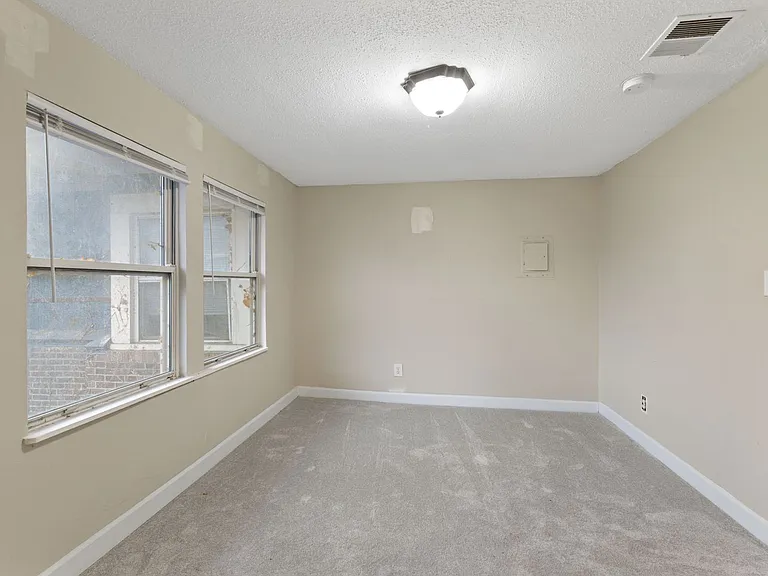 Balsam Avenue Apartments - The Courts — Photo 57