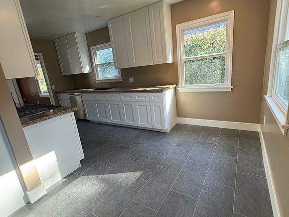 2nd image of 85 Broad St