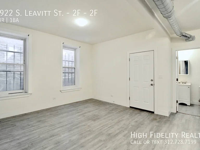 1922 S Leavitt St #2F — Photo 6