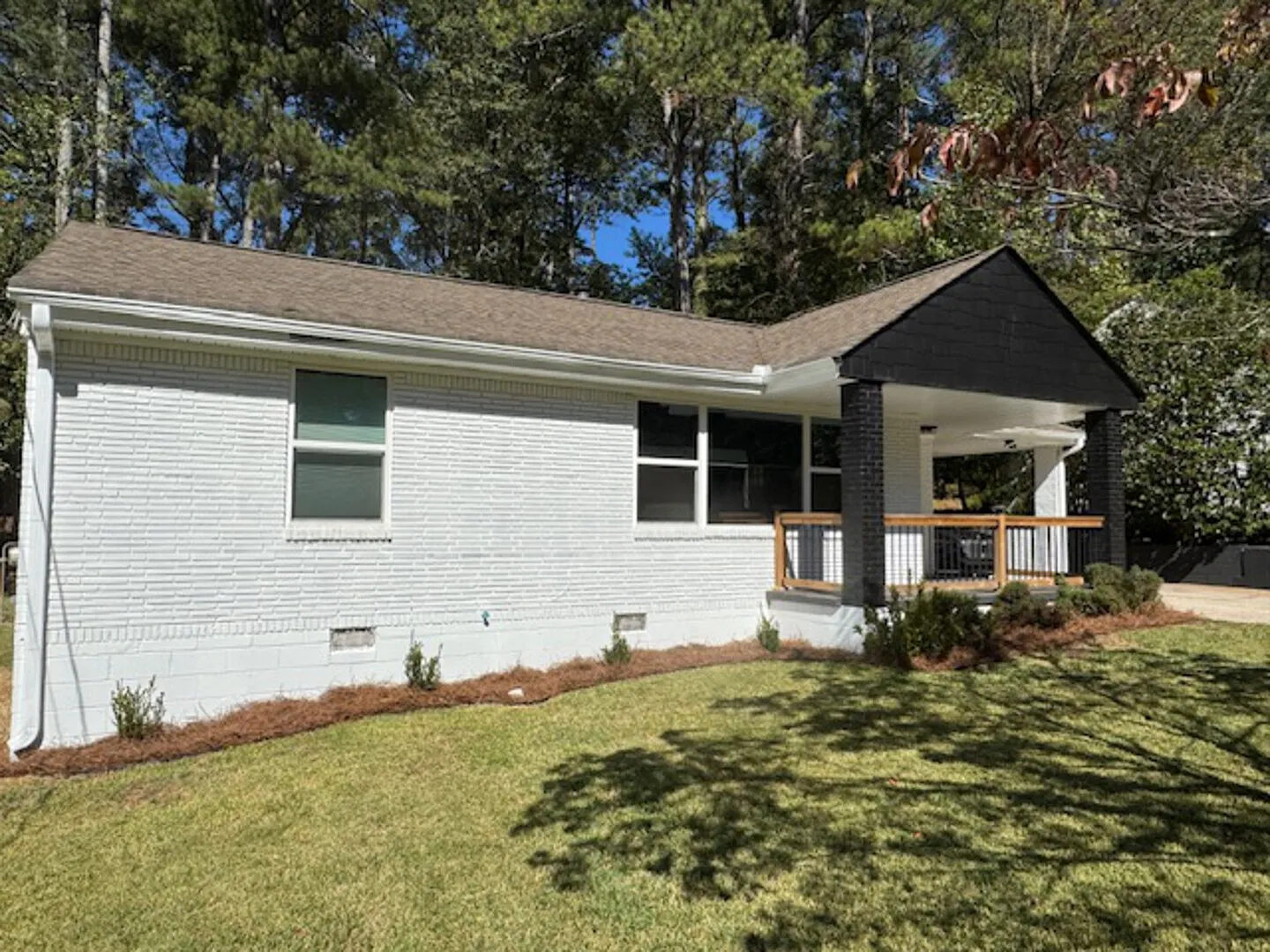 Quaint 3 Bedroom Haven Cozy Retreat in Metro Atl — Photo 4