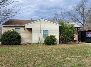 321 Center Ln, Fort Worth, TX 76140