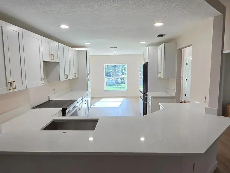6517 Fox Crest Ln — Photo 10