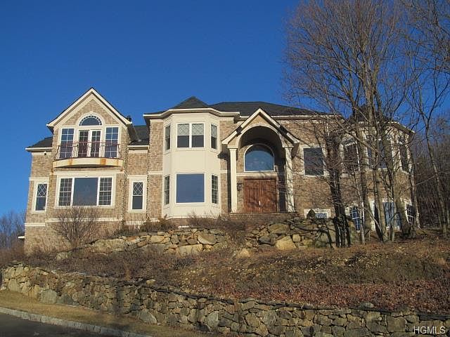 1st image of 88 Halley Dr