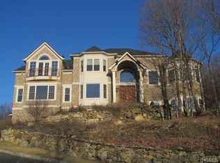 88 Halley Dr, Pomona, NY 10970