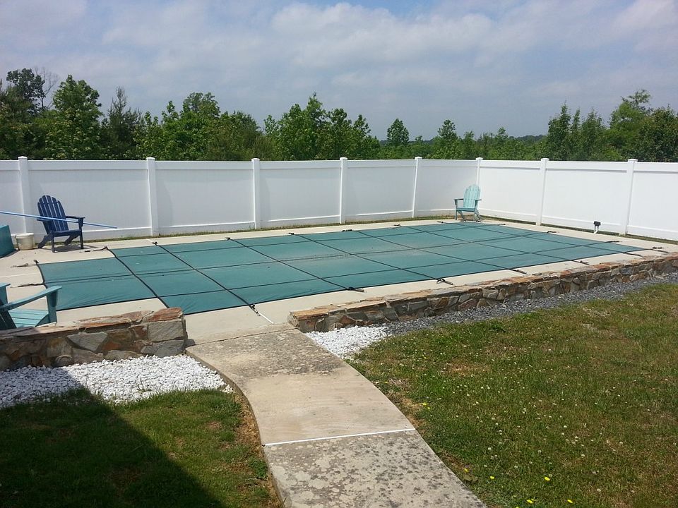 2nd image of 415 Lennox Dr
