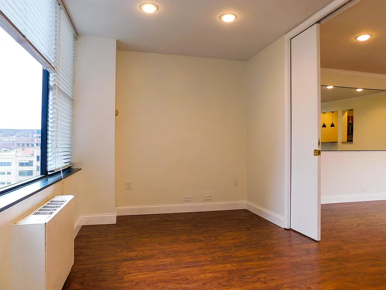 112 Washington Pl #7F — Photo 13