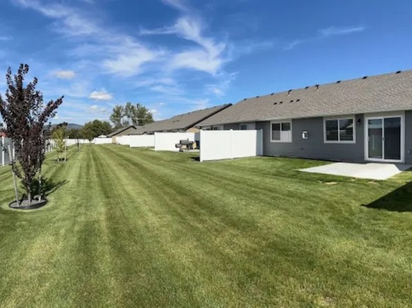 Moen Fields 3 Bed 3 Bath Garden Townhome across from Greenacres Elementary, 510-512 S Moen St, Greenacres, WA 99016