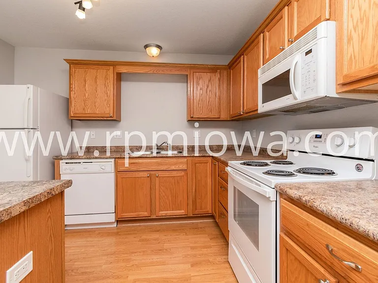 3181 SW Sharmin Ln — Photo 3
