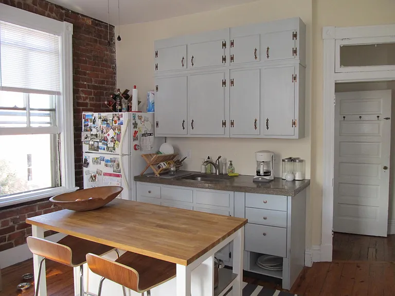 2429 Hanover Ave #B — Photo 2