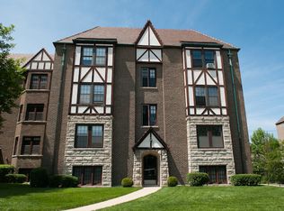 32 Lawton Rd APT 2, Riverside, IL 60546