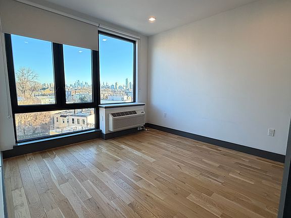 2nd image of 413-419 Arlington Ave #501