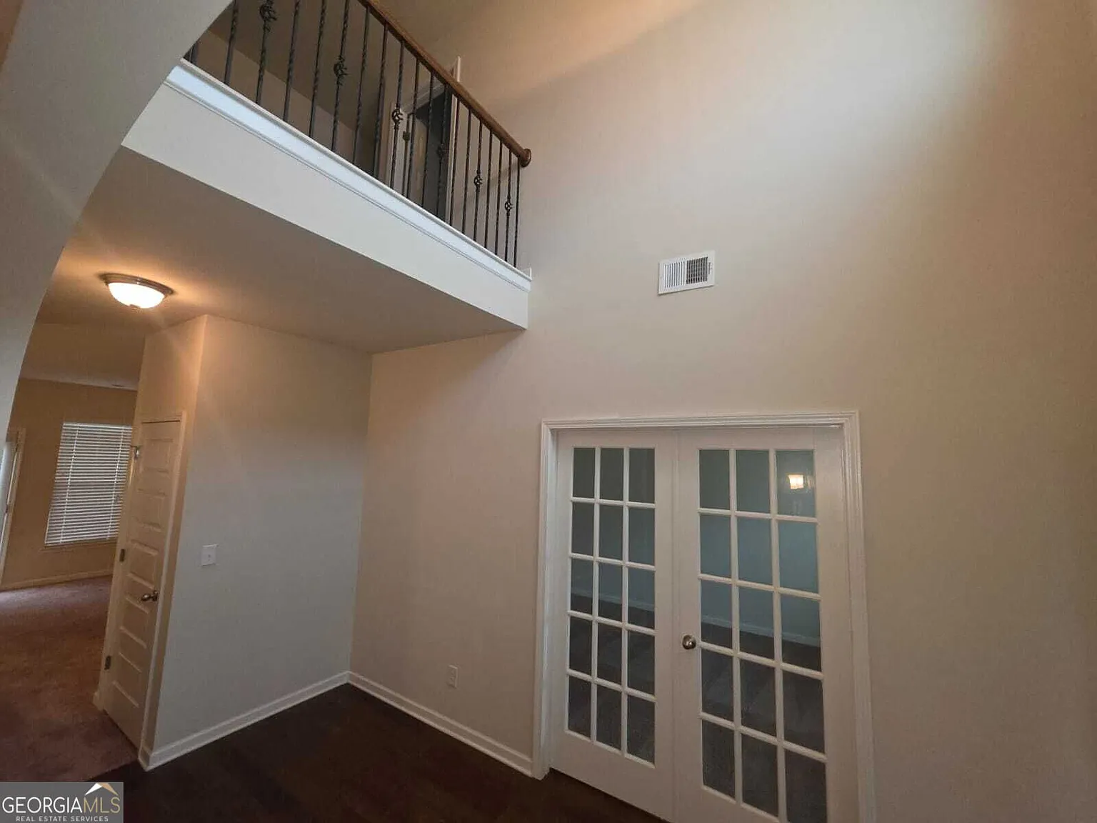 5 bed, 3.0 bath, 3108 sqft, $2,700 — Photo 3