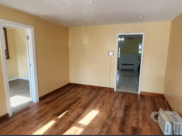 208 Sanford Ave #1 — Photo 3