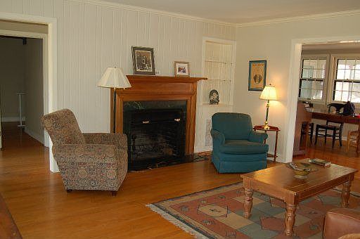4th image of 4738 Calumet Dr