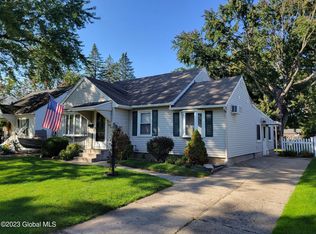 35 Tulip St, Schenectady, NY 12306