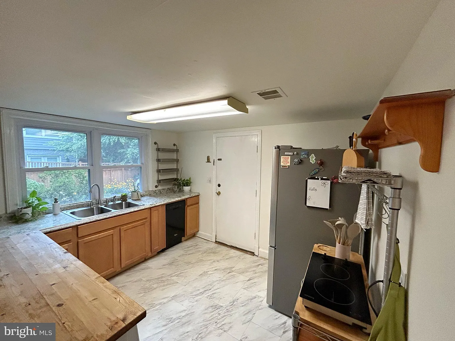 1 bed, 900 sqft, $1,850 — Photo 3