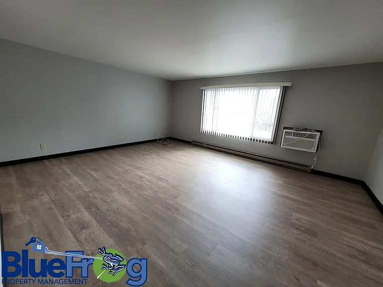 2108 Marathon Ave #6 — Photo 3