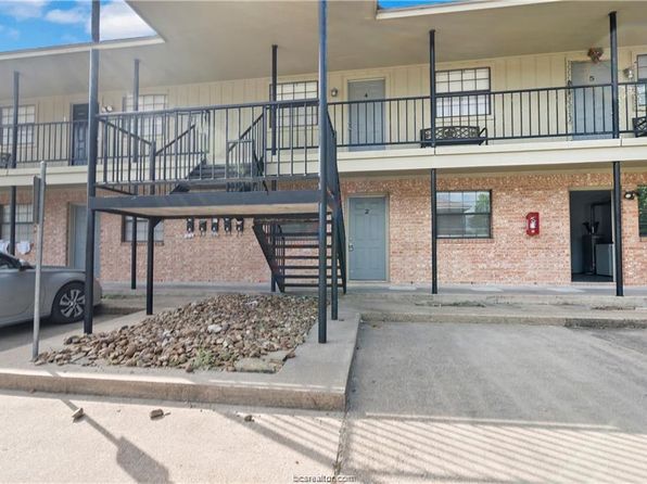 607 Wades Way APT 1