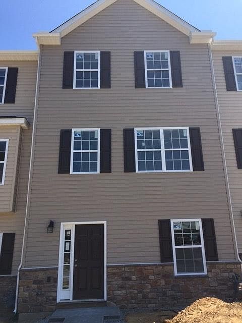 2nd image of 185 Moul Ave