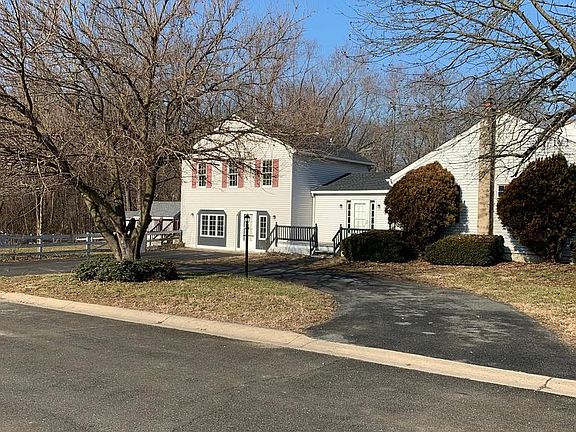2nd image of 202 Redwood Ave