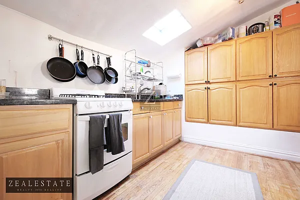 Rented by ZealEstate Group Inc | media 28