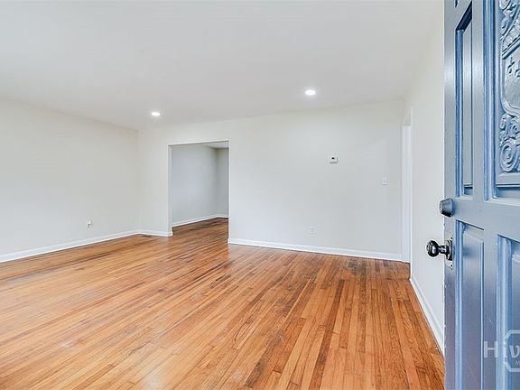 5th image of 2105 Saint Johns Ave
