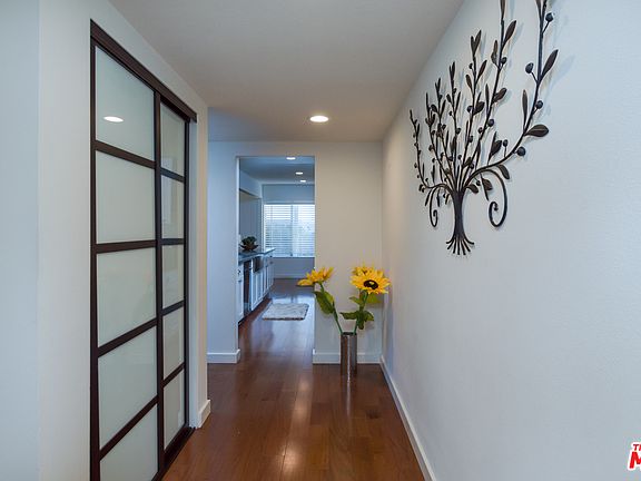 4th image of 5845 Doverwood Dr Unit 213