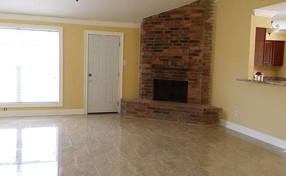 3rd image of 3004 Essex Ave