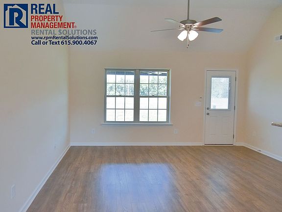 3rd image of 204 Meadowbrook Dr