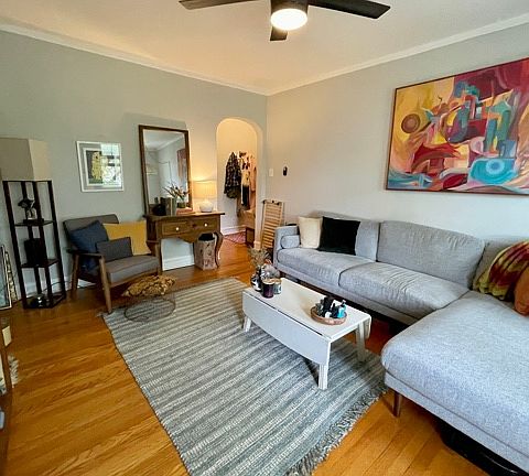 3rd image of 4860 N Hermitage Ave APT 3E