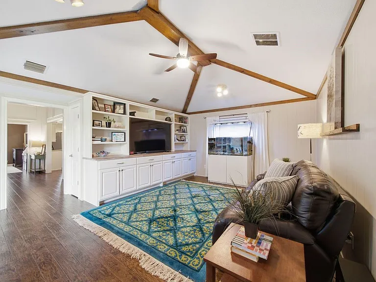 1403 Concord Dr — Photo 7