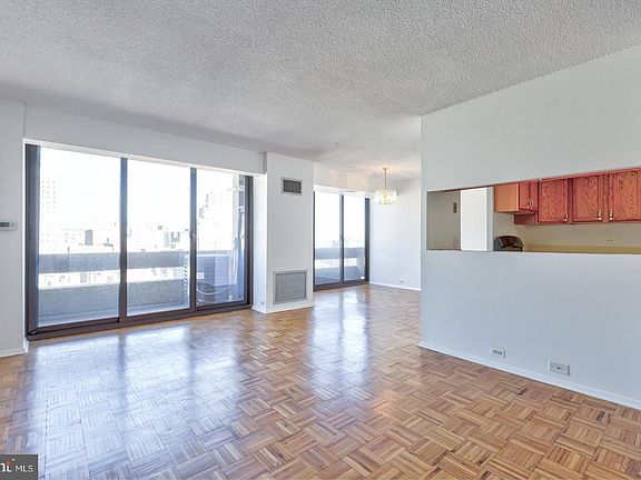 5th image of 1326 Spruce St #42-2403