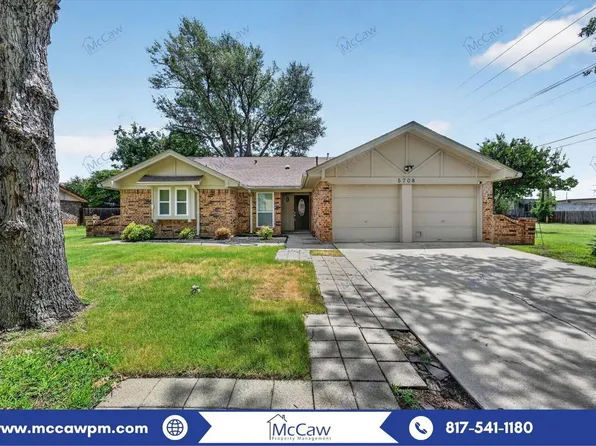 5708 Stone Dr, North Richland Hills, TX 76180