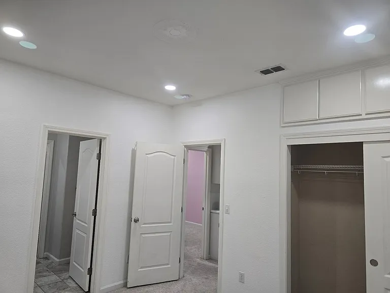 4227 S Fontana St — Photo 5