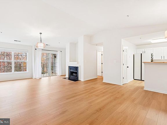2nd image of 2155 Scotts Crossing Ct APT 303