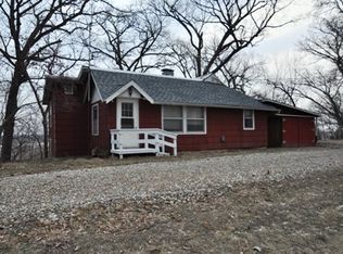5680 Oak Crest Hill Rd SE, Riverside, IA 52327