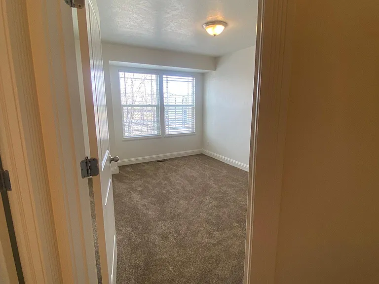 1587 N 565 W #104 — Photo 23