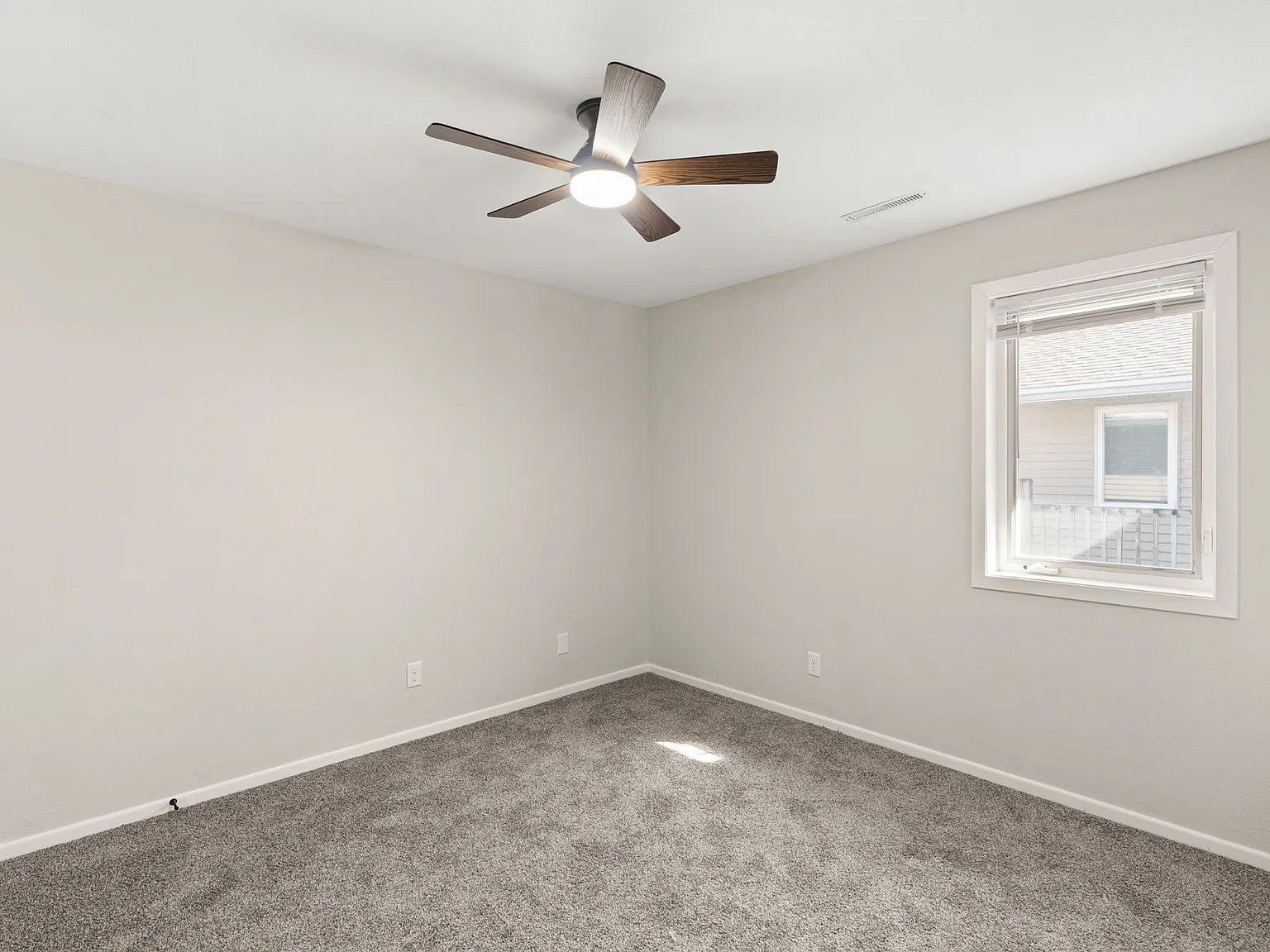 428 Stonehaven Drive - 21 — Photo 4