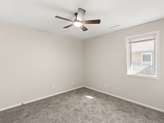 4th image of 428 Stonehaven Dr #13