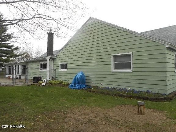 3rd image of 10358 E G Ave