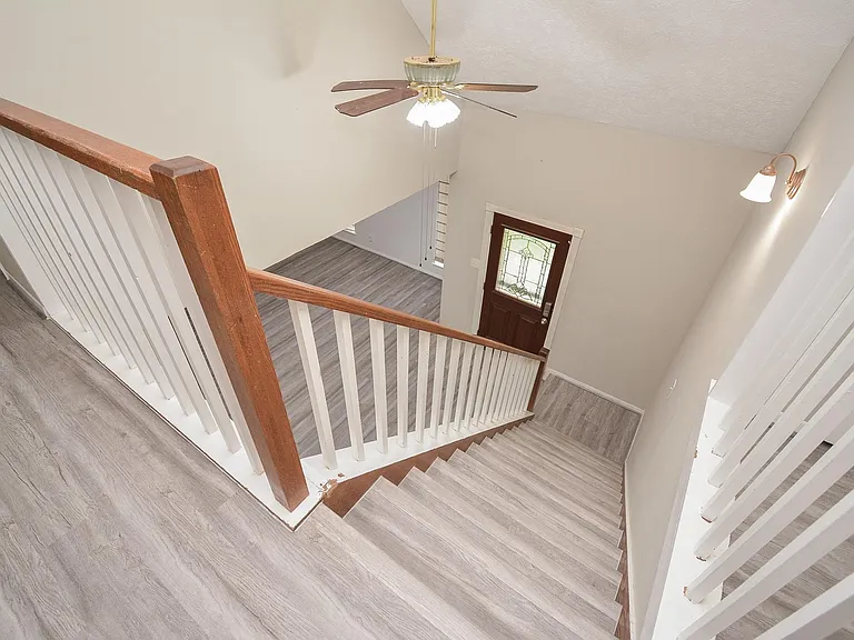 21318 Park Valley Dr — Photo 37