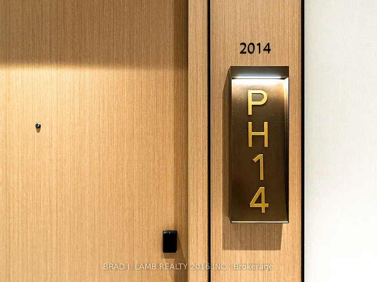 25 Cordova Ave #Penthouse 14 — Photo 2