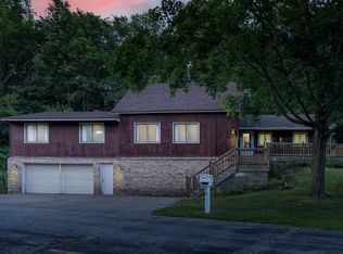 617 Broadway N, Carver, MN 55315