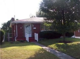 381 Collins Dr, Pittsburgh, PA