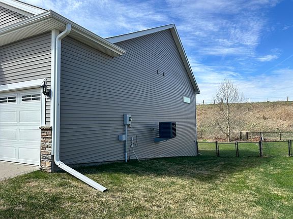 3rd image of 3021 Red Fox Rd