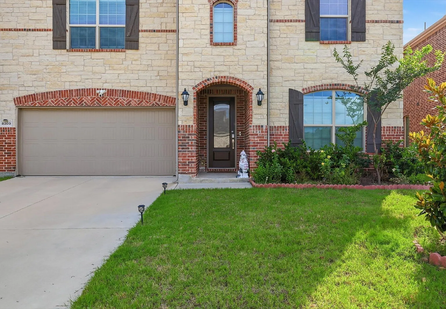 5 bed, 4.5 bath, 3452 sqft, $3,300 — Photo 4