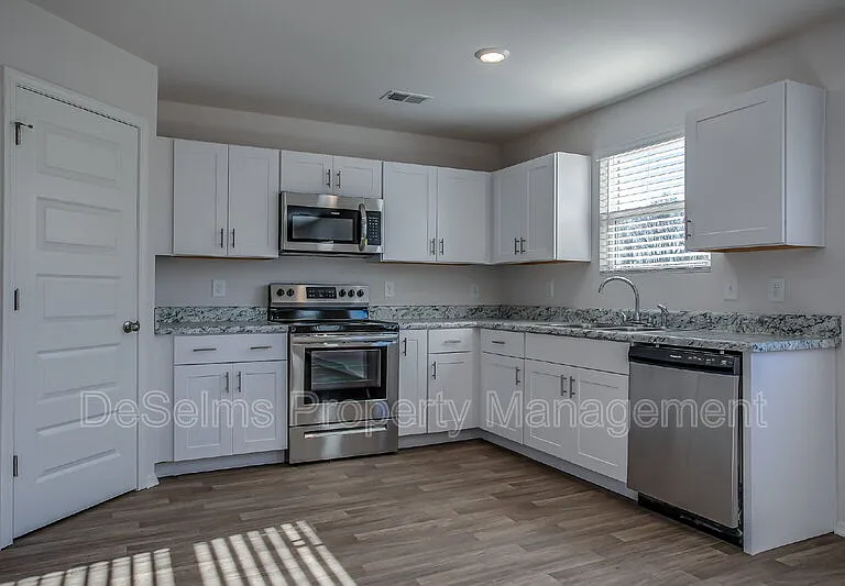 2206 Yearling Dr — Photo 11