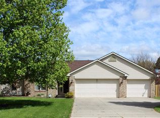 10225 Hosler Rd, Leo, IN 46765